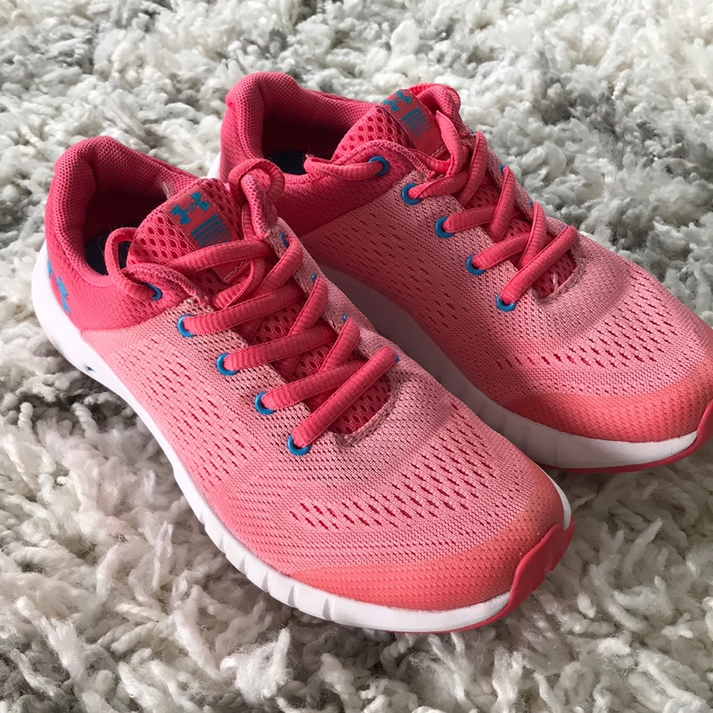 Under Armour girls shoes size 1